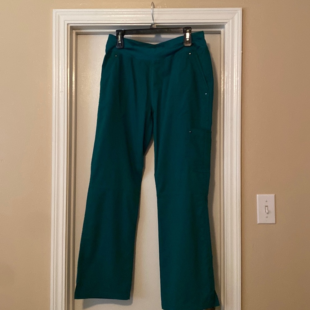 Hunter green women’s scrub pants; good condition